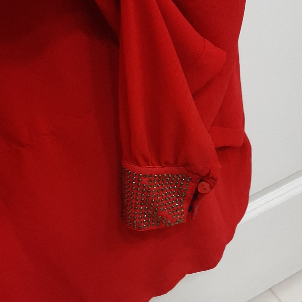 Red blouse - Picture 4 of 4